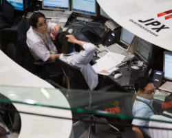 Bolsa de Tóquio fecha a ganhar 0,71%
