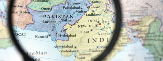 Paquistanês acusado de blasfémia morto por multidão em público