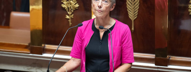 Sistema de pensões? Governo francês faz nova concessão à direita