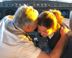 Viagem "muito especial" junta pai e filha (ambos pilotos) no mesmo voo