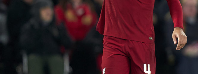 Lenda do Liverpool não perdoa Van Dijk: "Hoje eu tirava-lhe o lugar"