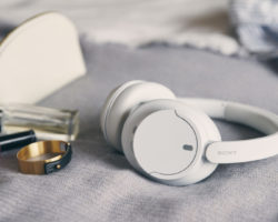 Sony revela novos (e acessíveis) headphones com cancelamento de ruído