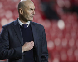 Pede-se Zidane na seleção: "Não gosto de Deschamps, ele não gosta de mim"