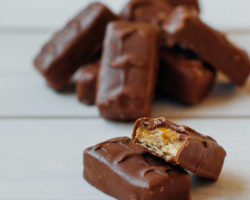 Homem detido 3 vezes em 10 dias (e apanhado a roubar 80 chocolates)