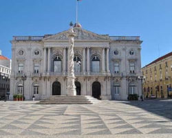Orçamento da Câmara de Lisboa distante das "necessidades"