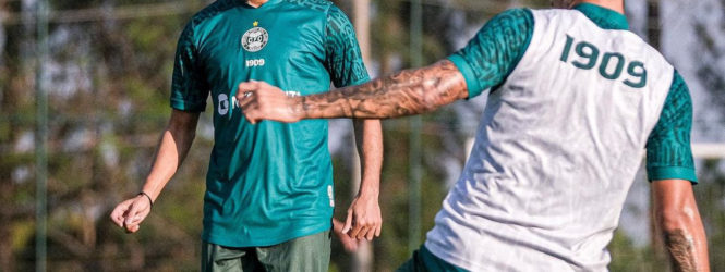 Coritiba rescinde com Slimani. Ex-Sporting regressa à Bélgica