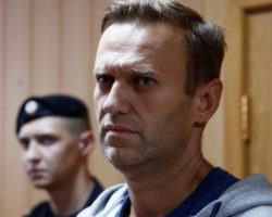 Ucrânia afirma que opositor russo Navalny morreu de causas naturais