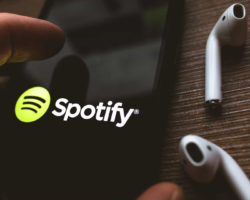 Filtro de teor explícito do Spotify ‘lacuna’ em dezenas de músicas