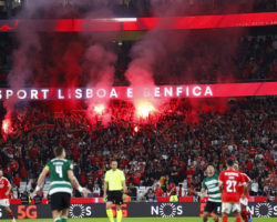 Benfica anuncia bilhetes temporariamente esgotados para jogo com Sporting