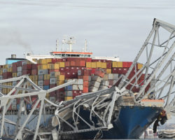 EUA. Inspeção em junho detetou problemas no navio que embateu em ponte