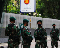 Grupo armado anti-junta anuncia "batalha decisiva" no oeste de Myanmar