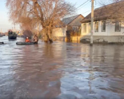 Inundações nos Urais da Rússia provocadas pelo degelo