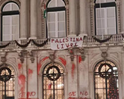 CML. Indiciado ativista que hasteou bandeira da Palestina e pintou frontispício