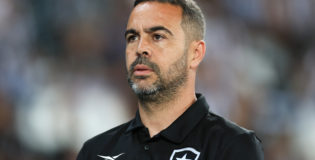Artur Jorge sorri pela primeira vez ao serviço do Botafogo
